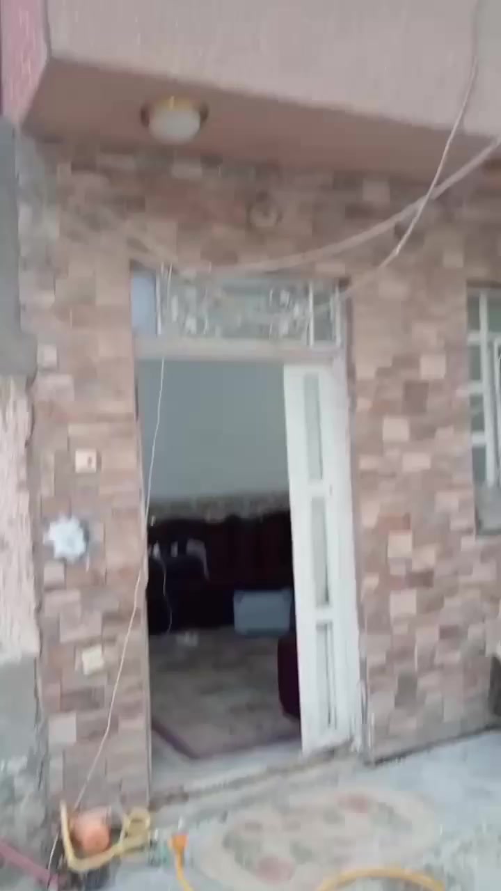 السلام عليكم 
بيع مستعجل بيت 50م طابقين ونص العنوان كربلاء شارع الحداد فرع أسواق الكرار للاستفسار الاتصال *********** السعر 90 مع المجال
