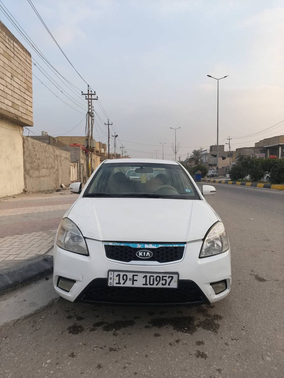 اللهم صلي ع محمد وال محمد
السلام عليكم كيا ريو 2012
سياره حلوه وجاهزه وجديده وماعيزه ايشي 
كير مكينه حداديه تايرات 
السيارا فول عدا الفتحه 
تحكمات جهتين

ABS 
رقمه كربلاء إنكليزي بسمي
السعر (96) بيها مجال
للاستفسار(***********)
