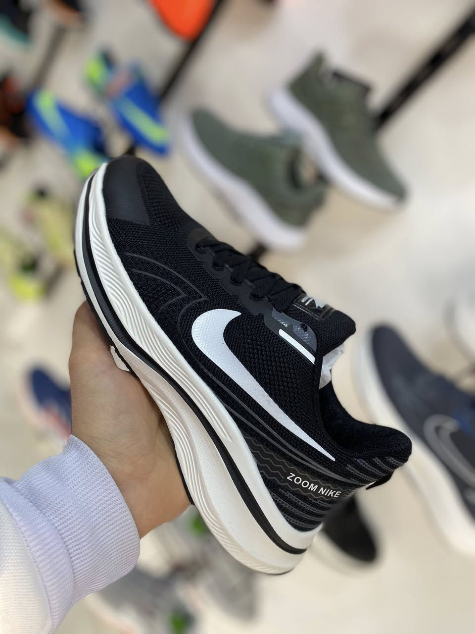 وجبة_جديدة
ً

🤍Sport Centar🤍
ً
#ترانشوز ( NIKE ZOOM) فيتنامي طبي 🤍🔥
ً
القياسات { 40/ 41 / 42 / 43 / 44 }
ً
#السعر_ثابت { 20,000 }
ً
#العنوان  { الرمادي / شارع البريد / مجاور اسواق عمو رعد } 
ً
#اكسبلور #اكسسورات #رياضة #متابعة


**إذا كنت صاحب هذا الإعلان وتريد حذفه لأي سبب، رجاءا أرسل رسالة إلى الدعم الفني**