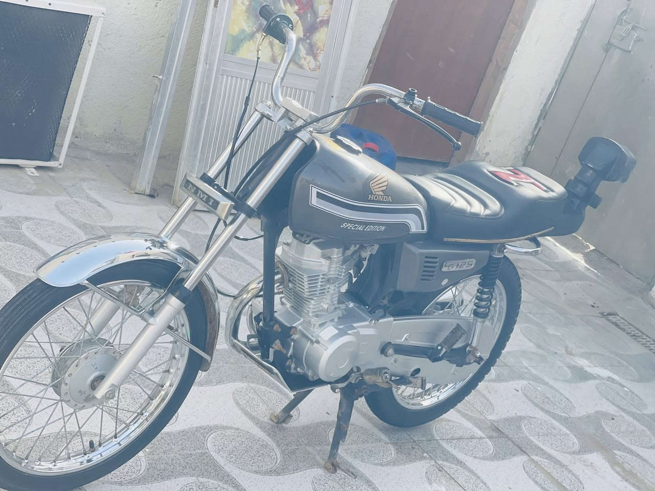 يالله سلام عليكم دراجه لبيع أورق كامله شاصي ارشا ١٧ تعميره ٢٥ مكينه شلامجه مكفوله من اي شي الشراب بيه خير ويدلل مستعجل ع بيعتها يشهد الله *********** شطره
