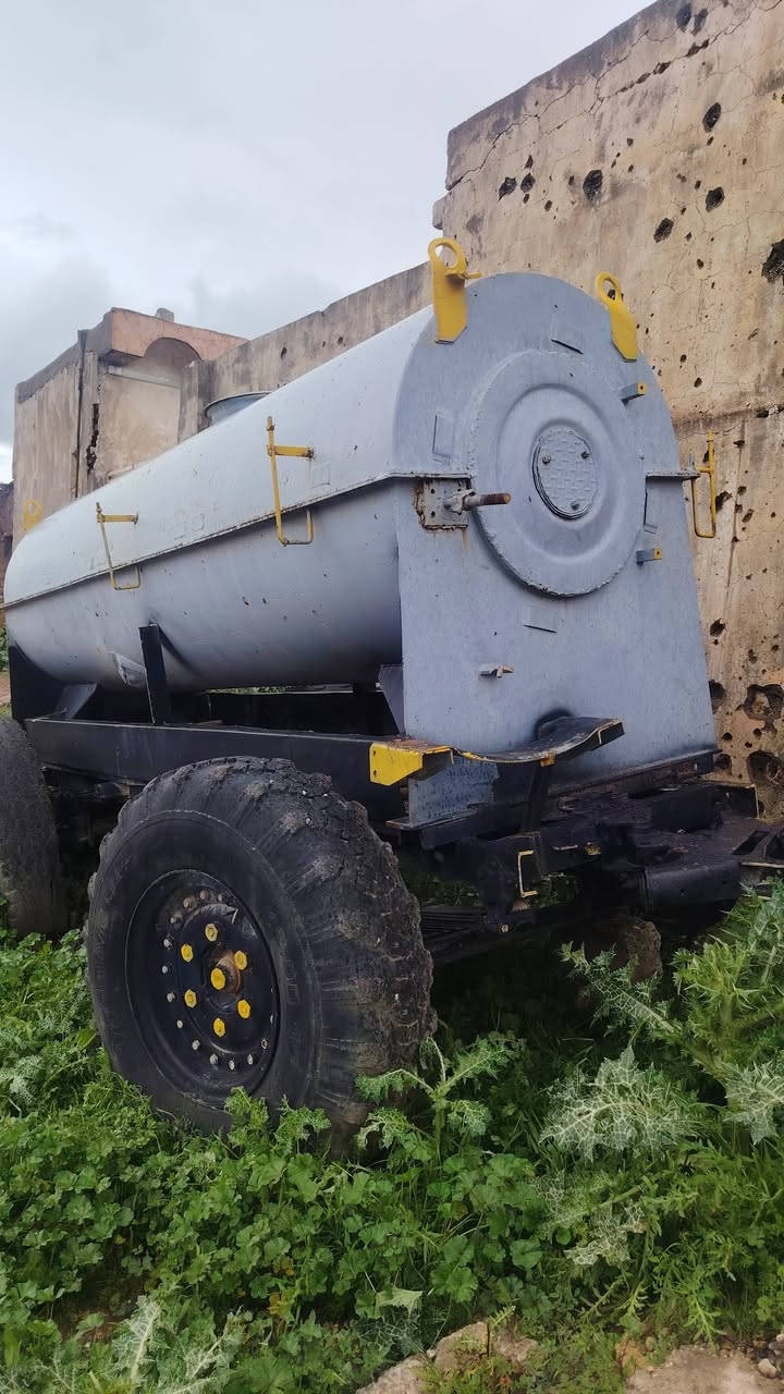 السلام عليكم ورحمة الله وبركاته
للبيع مقطوره ماي💧🌊 
ابيع مستعجل صحبها متوازي
العنوان موصل اخوكم ابوثامر مكلف بنشر والسعر مليون ورابع
وبي مجال للإستفسار التصال مستعجل حلين حيل
***********☎️ 
*********** ☎️
