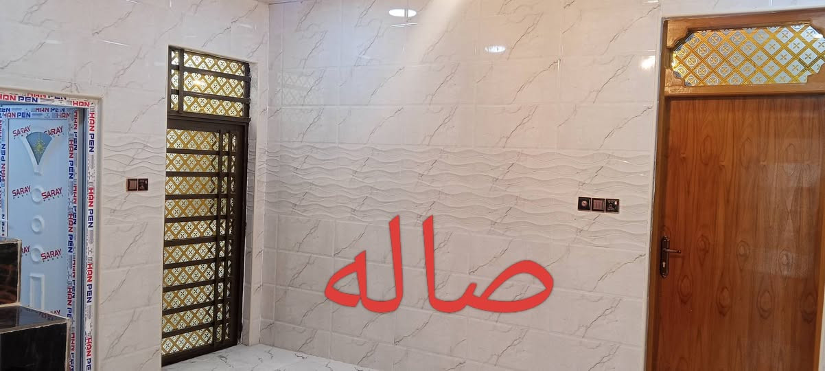 سلام عليكم الدار للبيع البراكيه شارع المعدل خلف جامع الخزاعل المساحة 100متر البناء طابوك يحتوي على غرفه وصاله ومطبخ وستقبال الخدمات ماء وكهرباء ومولده طابو زراعي قرار محكمة مشمول بل تطويب البيت جديد السعر خاص انا صاحب البيت ابو محمد الغزي بي واتساب 
***********
