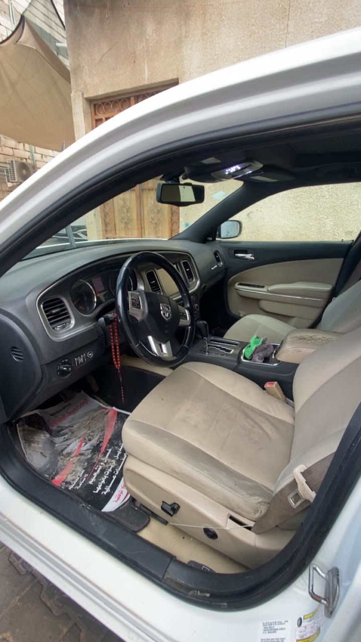 سلام عليكم للبيع :
دوج جارجر موديل 2011 كفاله عامه  بيها ملاحضات يعني البدي شوف العين كنديه جاهزه كير مكينه حداده تخم تاير تبريد فول مواصفاة شاشه تنته كير كصبه فول الفول جاهزه باسمي السياره رقم سليمانيه سنويه منتهيه مكان السياره بصره - مطيحة 
السعر 150 وبيها مجال 
للاتصال *********** البصرة, العراق
