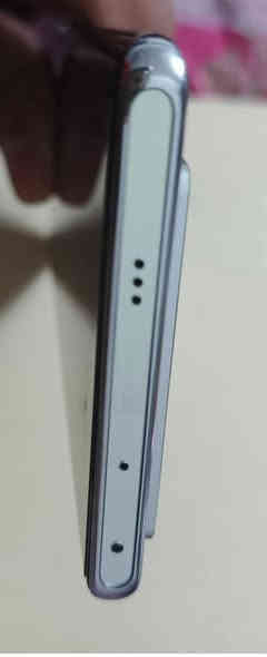 السلام عليكم انفنكس نوت 40 برو 5G نسخة BMW  الشاشة مضلعة ذاكرة 256 عشوائية 24 جهاز نضيف مواصفاتة حلوة مكاني بغداد الكماليه ***********
