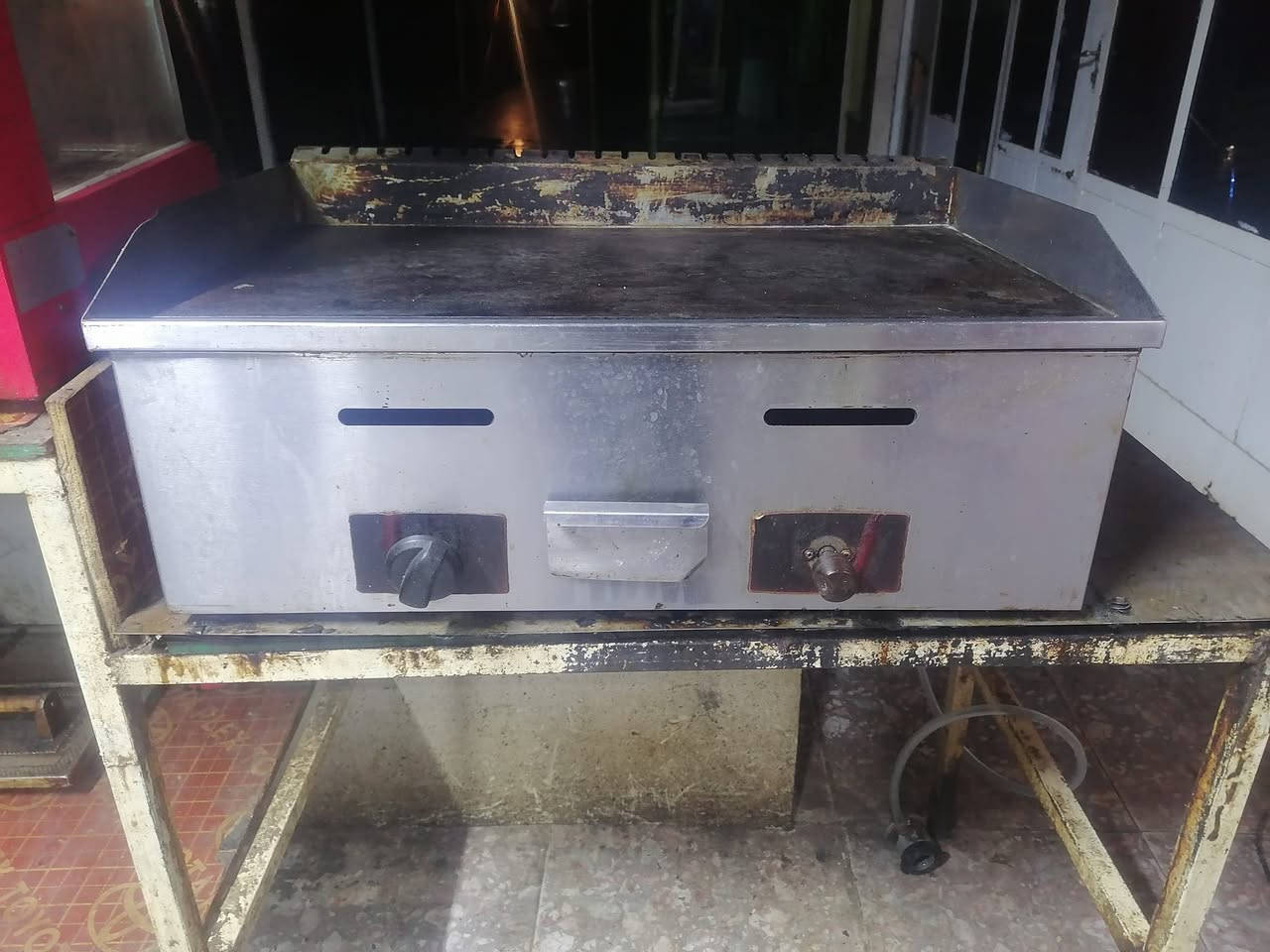 سلام عليكم
مطعم الكابتن للبيع بسبب عدم التفريغ
مطعم جاهز مابيه اي نقص
غراض كلهن نضيفات
مع الحديقه وبيه بلازما وكاميرات
وكراسي وميوزه
والباقي مذكور بل صور

العنوان قرب كوفي ابو علي
***********
***********
الي يحب يستفسر ع سعر يتصل ويدلل
