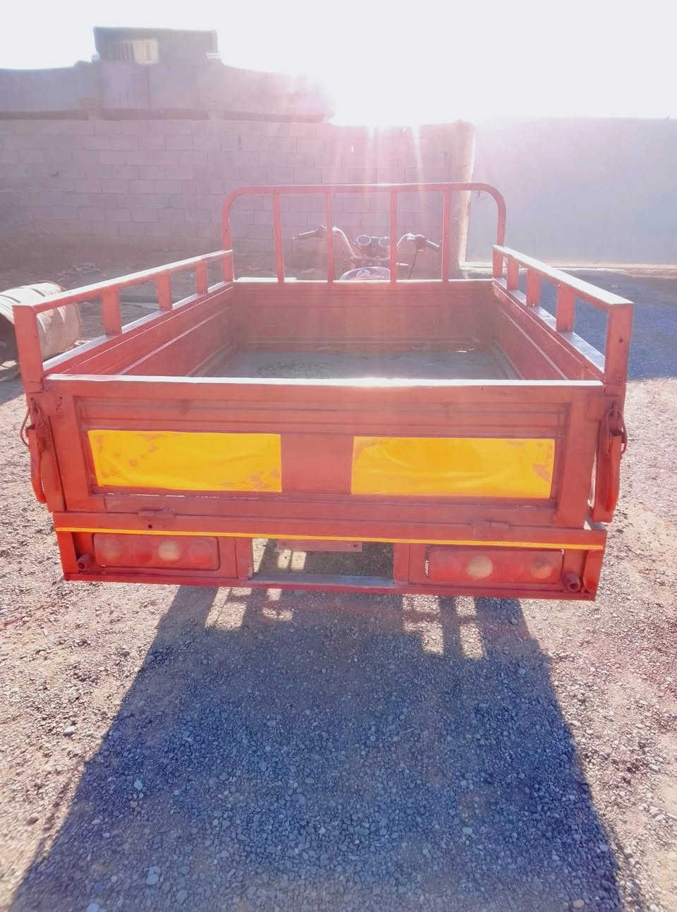 السلام عليكم ستوته دايوان للبيع موديل 15اوراق اصولي محرك 24مكفول شاصي مكفول بدي  مكفول كهربائيات جديده تايرات جديد فلنجات جدد بنزات بريك جدد صفاحيات جدد تعمير جديد صبغ حراري جديد سلف هندر الستوته مكفوله نقصها بس بتري السعر 950وبيها مجال مكاني واسط الدبوني انتصل وبيك خير ودلل ***********
