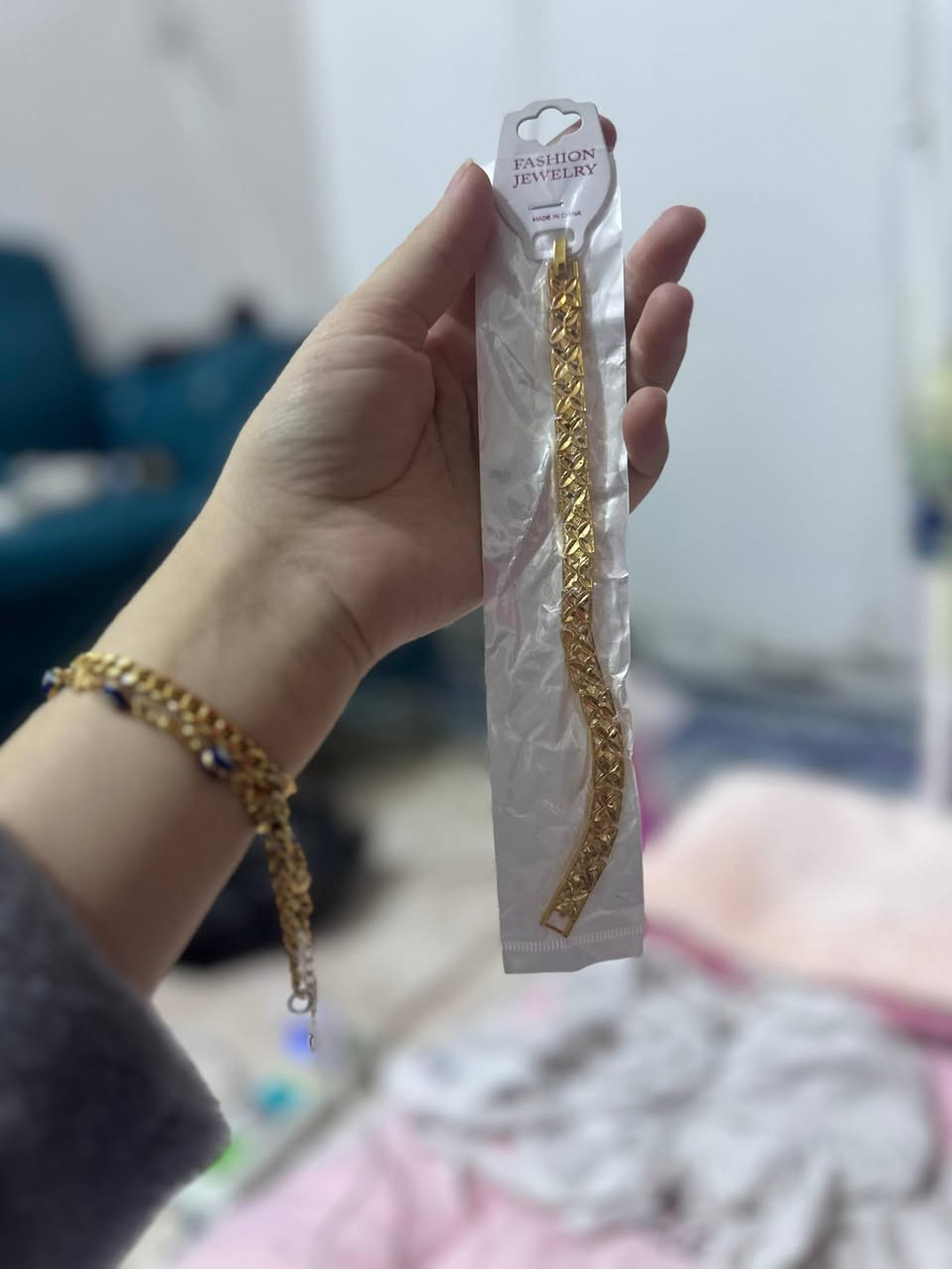 اي قطعه داخل صوره الف دينار
توصيل موجود داخل سبع البور 
رقم*********** او خاص
