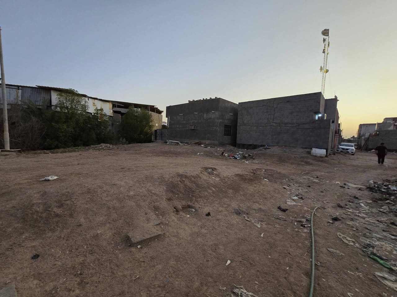 السلام عليكم
قطعة ارض زراعي سند ٢٣// ٢٠٠م
الصالحية- كوت الكوام/ من القطعة للجسر الايطالي من ٣ الى ٤ كيلو متر، ودقيقتين عن الشارع العام...
السعر ٤٥ مليون
للتواصل ***********
