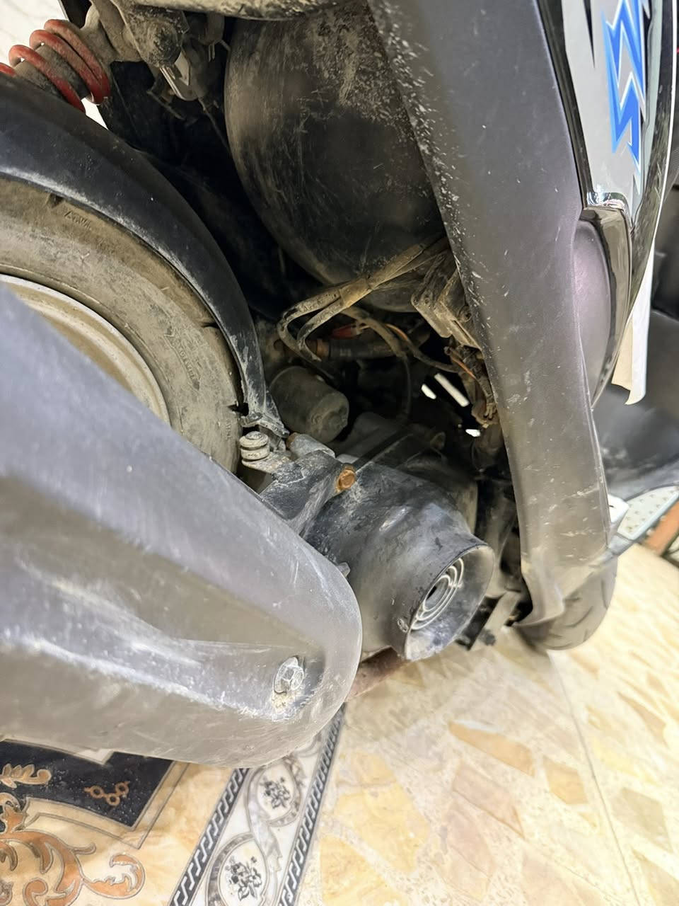 السلام عليكم للبيع دراجه ماكس عدله الدراجه حلوه ونصيفه مكينه مجفته ماتصرف عليها الف دينار جاهزه من كلشي سعرها 475 وبيها مجال مكاني البصره قاضاء المدينه 
رقم الهاتف ***********
