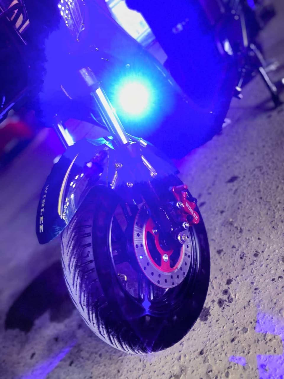 ا
السلام عليكم  دراجه شحن R9مديل 2023نضافه دراجه90/100عددالبطاريات5  4نمر سرع كلشي شغال بل دراجه مكان بغداد شعب حي بساتين سعرر 500بيههه مجال هواييي


**إذا كنت صاحب هذا الإعلان وتريد حذفه لأي سبب، رجاءا أرسل رسالة إلى الدعم الفني**