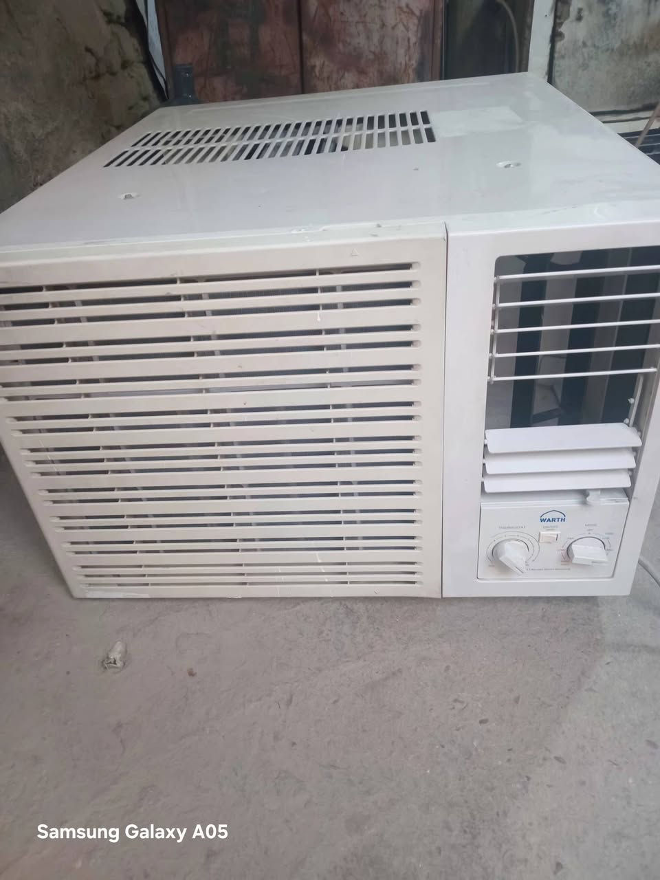 مكيف طنين الوارث  نوع الغاز ٤١٠  فول بروده سعره ٢٥٠قفل فحص فول بروده واكو توصيل بكروه داخل بغدادعنواني بغداد الأمين الثانيه نواب ضباط الشراي يتصل *********** ابو ايه
