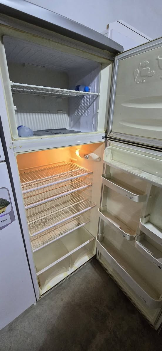 اثث بيتك بأنسب الاسعار سعار الشمال 🌹 
وصول وجبة من الثلاجات والمجمدات السعر داخل الصور 📷 
صلاح الدين ناحية العلم قرية الربيضة خلف مدرسه سومر للبنين 
***********
يوجد خدمة توصيل داخل المحافظة فقط 🚛
