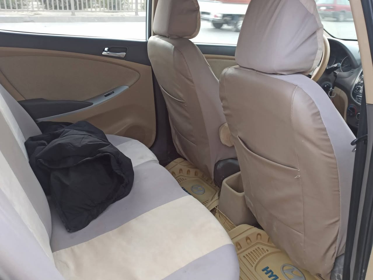 السلام عليكم
اكسنت مديل 12
16 فول ما عدا البصمه 
بدون صبغ بدون طخ شرط 
مكينه ما مفتوحه 
شرط التحويل 
سعرها 110 
صاحبها بالموصل 
تواصل ***********
