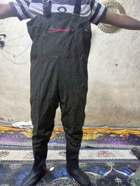 ملابس • قابل تفاوض • بلا تفاهة