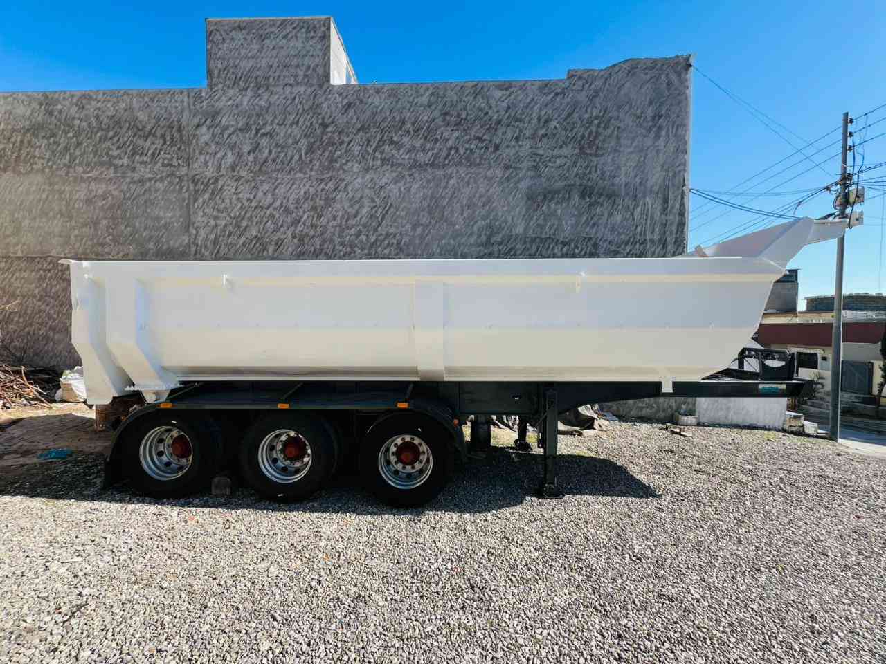 بۆدی سێنسی / #بۆفرۆشتن 
رەبتی سلیمانی 47 تەنی 
دینگری پەرپەرە 
بانسە 
جەگی وەست
کامل سبووح کراوتەوە لۆک لۆکە 
تاقم تای و بانسی و چوپی تازەیە
 یک 250 مەسرەفی تیانیە ژ.م 
***********
وتساپ . ڤایبەر
