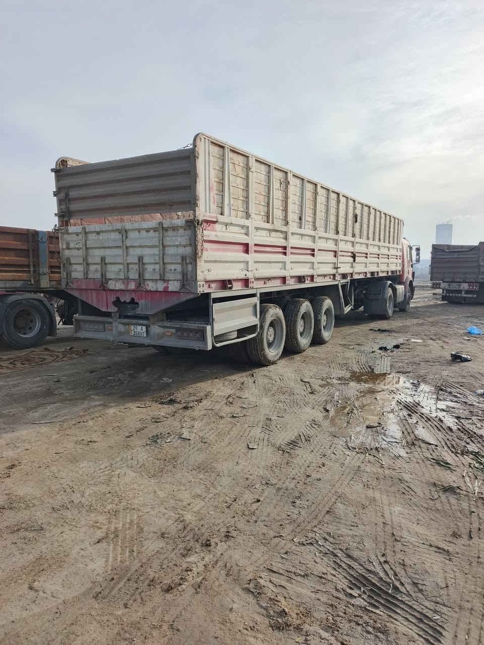 سلام عليكم
البي كرواتي 92/مكينه 35ستندر/كير155كرهباي/سبرنك
 وره وكدام هواي سياره خير من الله كفاله عامه شراي. بي خير ويدلل ***********كاضم حديده
