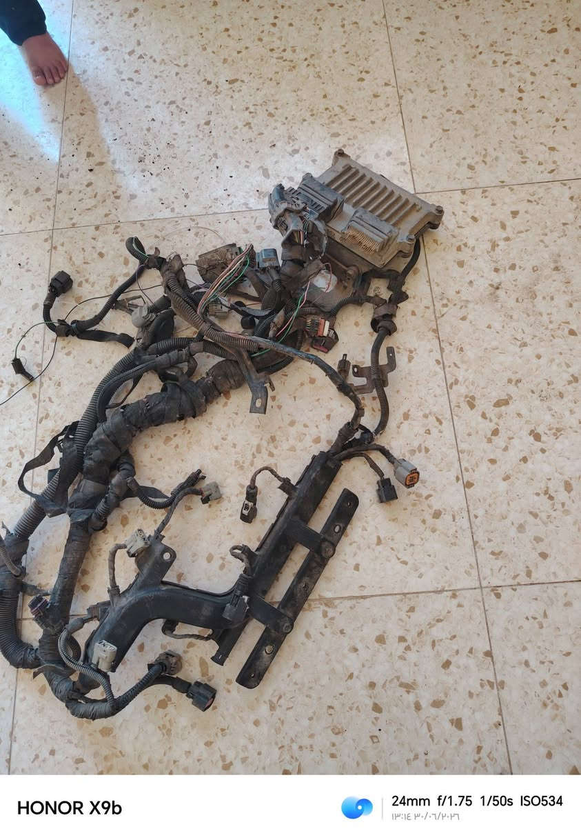 غراض سورنتو ٢٠٠٩ جدد مال تفصيخ حاويه دكشن وعقل هو والظفيره كامل للبيع الرقم ***********
