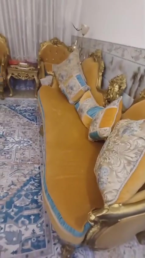 طخم مصري خشب زان 3قطع اكبار 4كراسي 3طبلات
سعره مليون وربع بي مجال قليل
 مكان حجي عبد قرب حسينه حجي عبد


**إذا كنت صاحب هذا الإعلان وتريد حذفه لأي سبب، رجاءا أرسل رسالة إلى الدعم الفني**