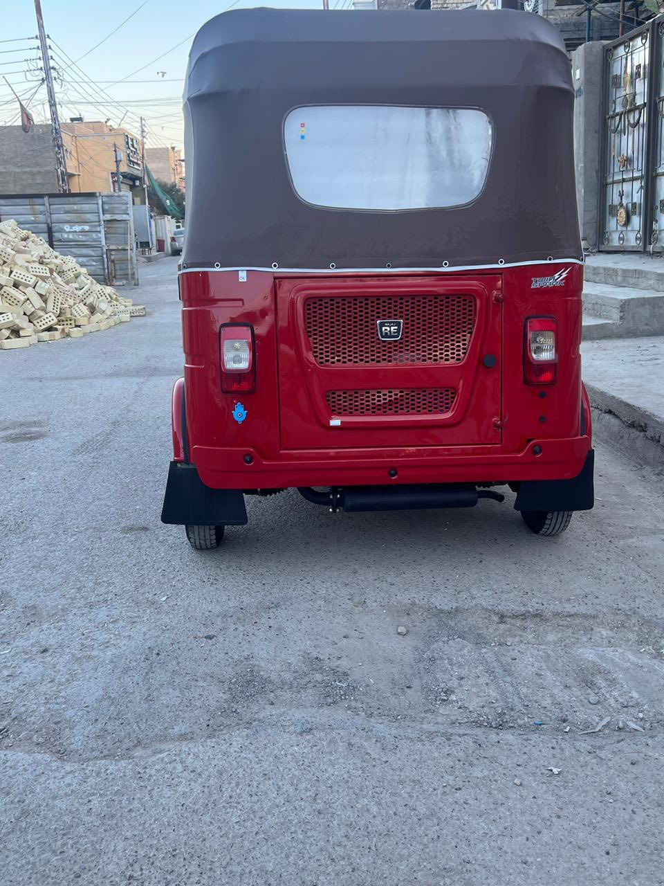 سلام عليكم تكتك للبيع ٢٢مكان ابو دشير كفاله عامه سعر 11 بيه مجال***********
