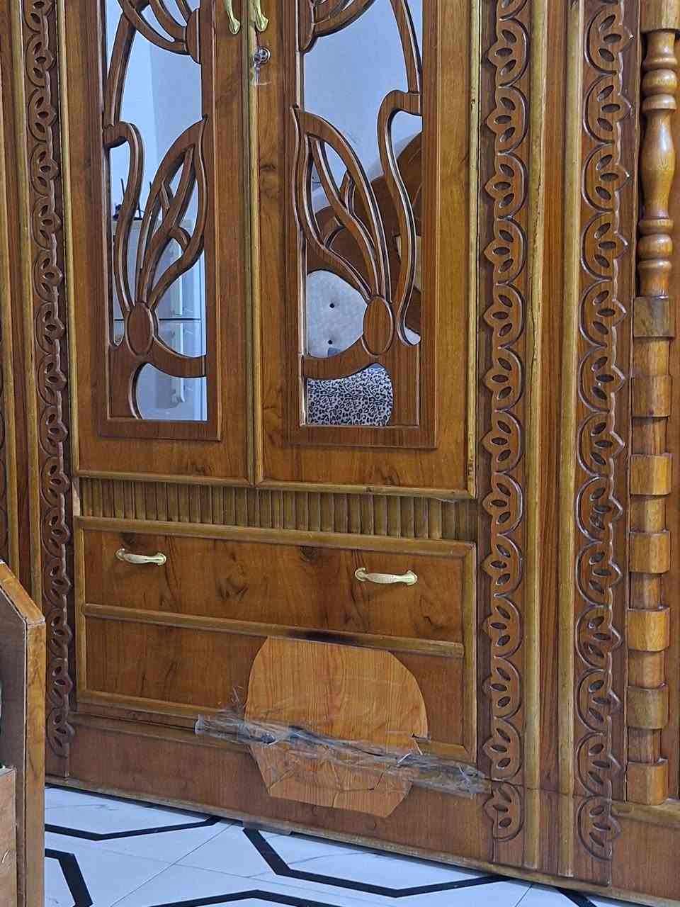 اسلام عليكم غرفه جديده مامستعمله هواي ضربات موضحات بلصوره  مكاني ميسان السعر مليونين هاذ رقمي خابر وتدلل ***********
