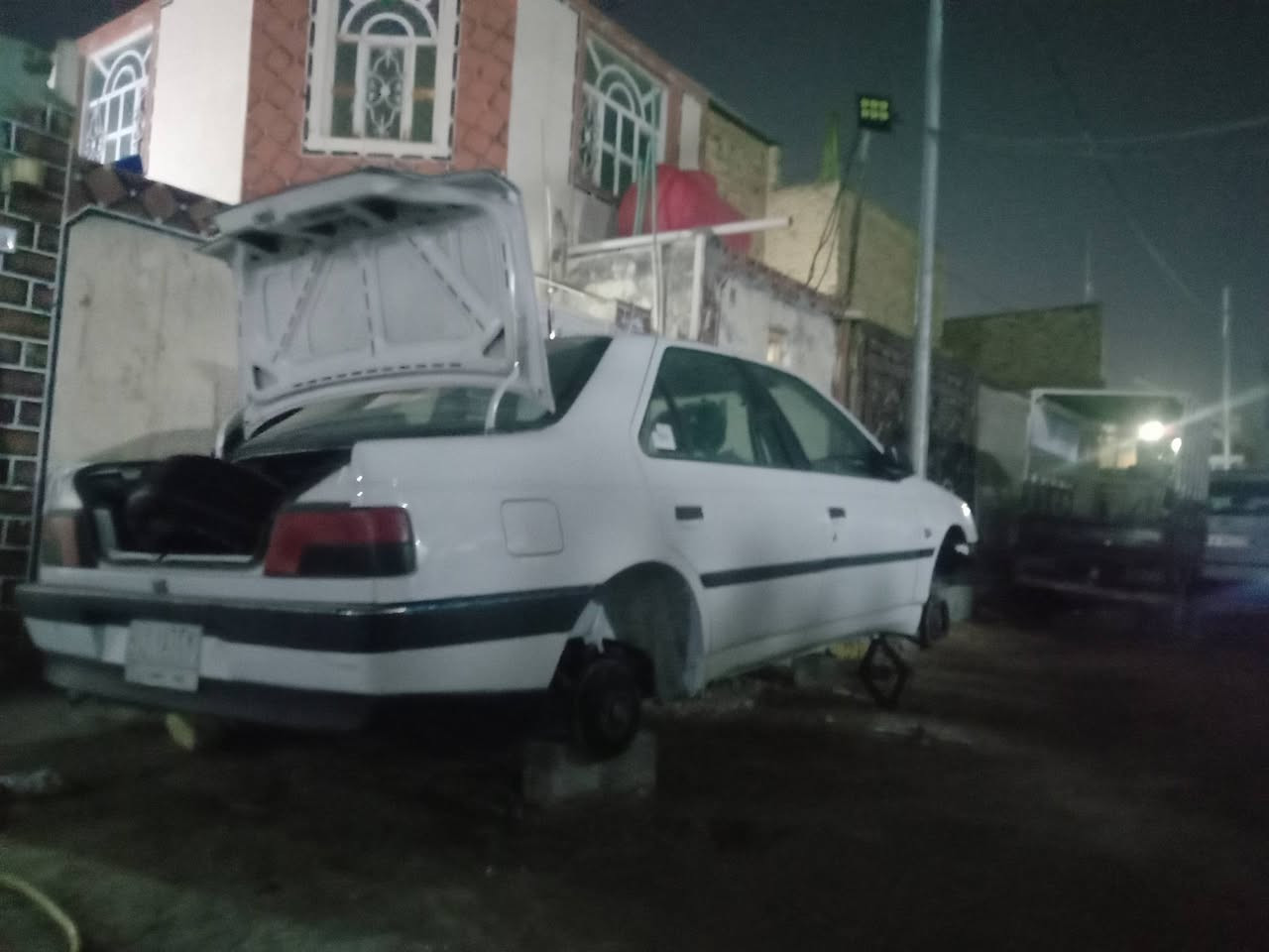 سلام عليكم شباب 405جاهزة وحلوة راعيه يريد مداور ماعلية ولا ربع وهاذة رقمي ***********
