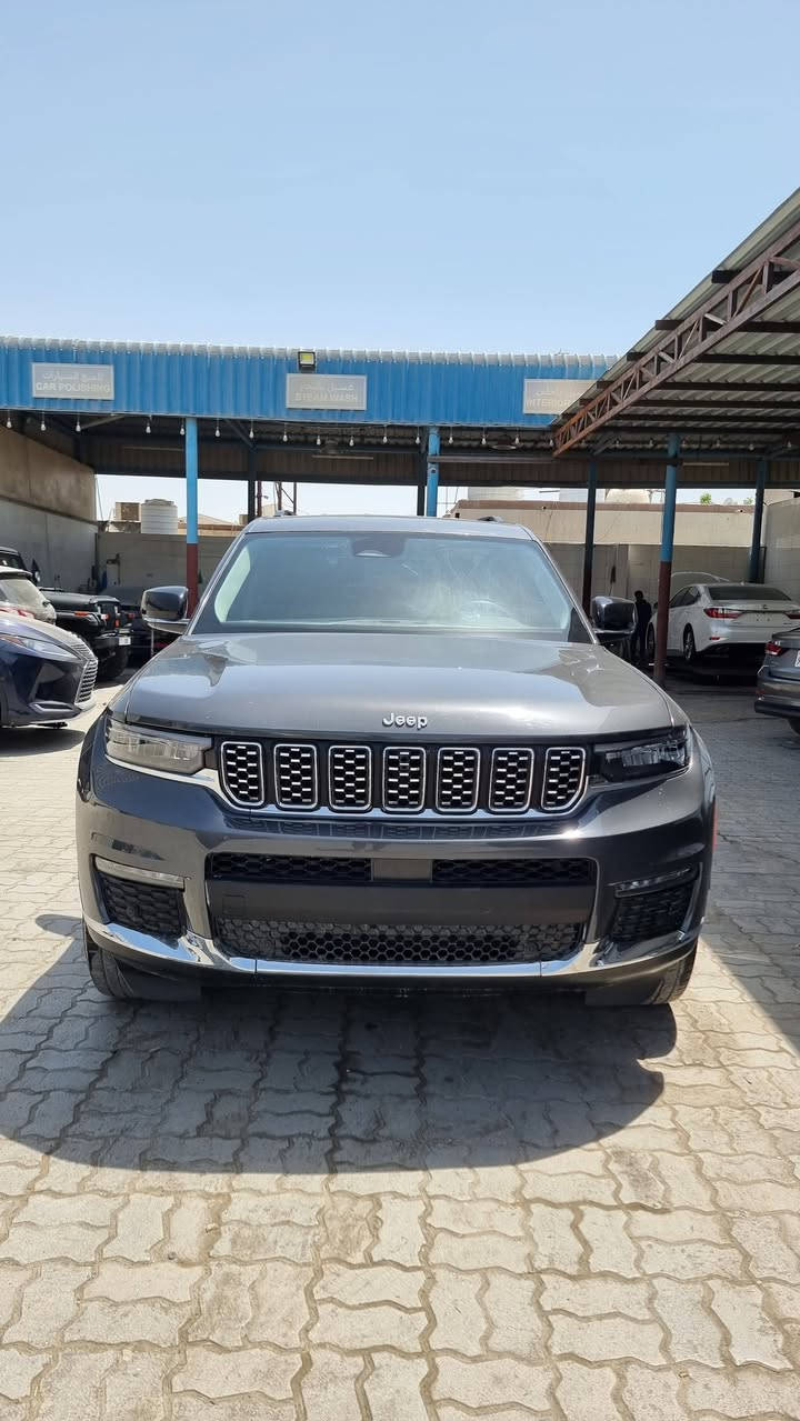 نوع السياره_ جيب كراند شيروكي لمتد 7 راكب
الموديل__  2023
الضرر _   تبديل جاملخات ٢ وبنيد بيهه صبغ ٤ قطع ابيع صبغ احزام
بدون ايرباك بدون شواصي بدون قماره،
صور الضرر_  بالمنشور 👇-
تفاصيل السياره _  حره بسمي تترقم جميع المحافظات،،،،
السعر  225 ورقه ..بيهه مجال قليل
موصفات السياره _. فول لمتد بدون فتحة
رادار 
تحكم فول
غرفه وكشنات جلد ملكي
اشاره مرئي
شاشه  كبيره كامره.
تحكم فول  
حجم المحرك ٣٦٠٠
ويل كب
كامره دواره
لايت زنون 
كشافات !!! 
السياره جديده جدآ !!! ماشيه ٢٠ الف 
وموصفات اخره فيها ..
__________________________^^
لاستفسار الاتصال 
*********** 
***********
وليد البهادلي،!!!!!
______________________
او زياره شركتنا الكائن في ميسان شارع  صلاة الجمعه "
                                     "《《《 الفرع الرئيسي》》》
                         ((((معرض ومزادات وليد للوارد الأمريكي))))
