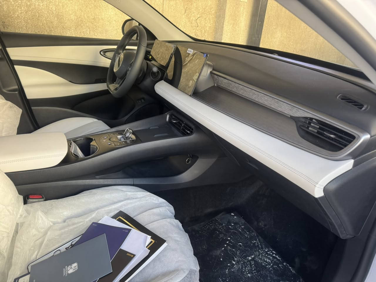 السلام عليكم ورحمة الله وبركاته 
سيل 5 للبيع السيارة 2025 زيرو مواصفات معروفه ويل اسود السعر 19500 وبيه مجال رقم الموبايل *********** الموقع بغداد حي القاهرة
