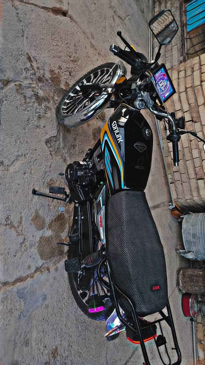 السلام عليكم ورحمة الله وبركاته
دراجه أيراني سيفان محرك 200cc❤️‍🔥

موديل 25

دراجه مبين نضافته ب صوره 

كلشي شغال بيه دبل بصمه 

لايت عالي ناصي. ورماش

اخت زيرو  
اوراق كامله
السعر830 بيه مجال بسيط للشراي 

هـ/ ***********

رجائن لموشراي ليتصل فضلا🫶🏻
