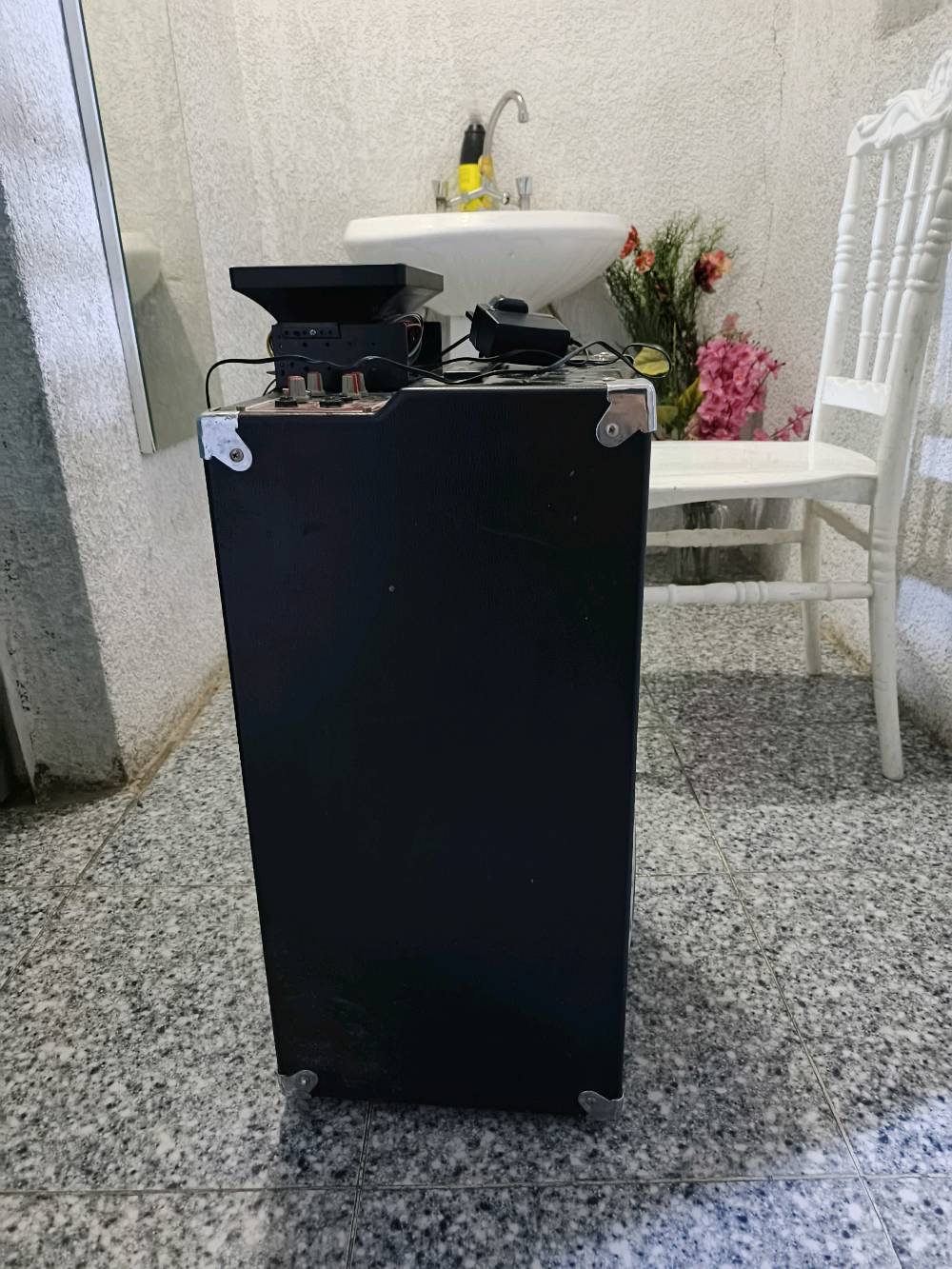 سماعه حجم كبير صوت عالي جدأ بيها شاشه نضام أندرويد ب 100 الف مكاني بغداد البياع رقمي ***********