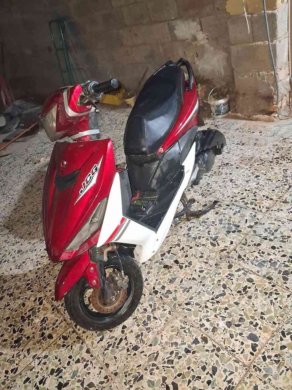 دراجه للبيع نضافه ٧٠بالميه سعرها مناسب جوه السوك ب١٥٠ الف***********
