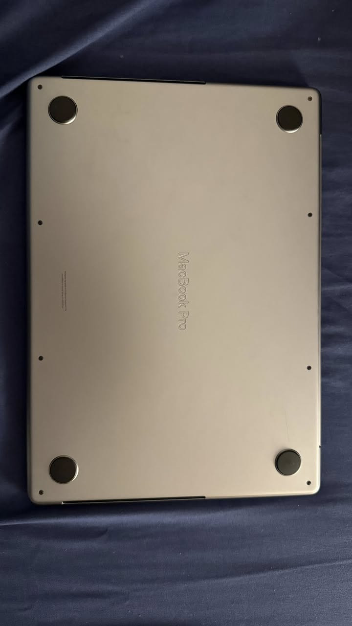 Macbook pro M2 pro
512GB Hrad
16GB Ram
120HZ 
كامل ملحقات شاحن وكارتونة 
للتواصل خاص او على الواتس
***********
