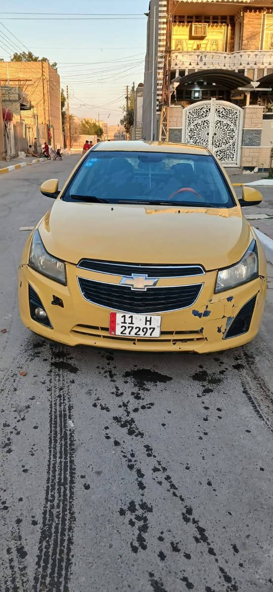 السلام وعليكم شوفر كروز 2013سياره كالمه مكينه وكير جدد تايرات تخم جديد تيربو 1400 هيئه وغرامات مصغره وارد امريكي كهربايات كله شغاله السعر 60وبيها مجال بسيط للاتصال *********** بغداد الحسينيه الراشديه
