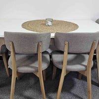 ميز طعام • قابلة للتوسيع • ٦ كراسي