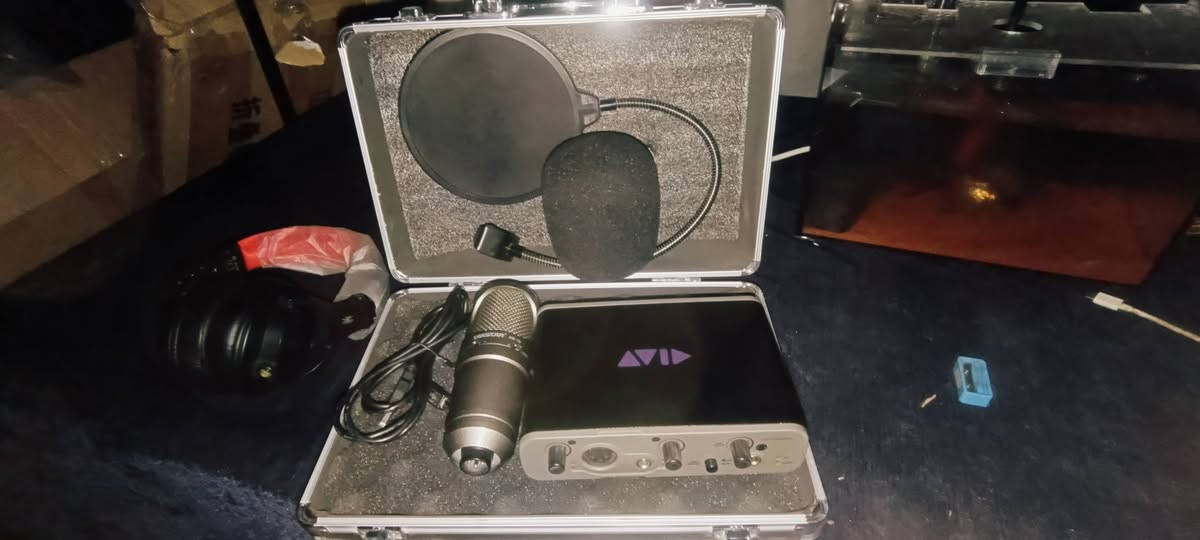 الي يدور على الاصلي وضمان كارت صوت FAST TRACK SOLO
مايك ماركت TAKSTAR SM B7


**إذا كنت صاحب هذا الإعلان وتريد حذفه لأي سبب، رجاءا أرسل رسالة إلى الدعم الفني**