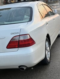 ٢٠٠٧ • أصفر فول • جلد كاميرا