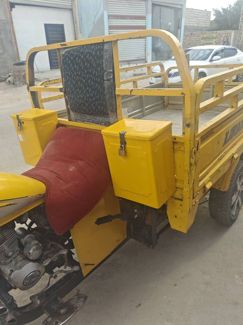 للبيع فقط. قضاء المدينة. أوراق 14 فرس. كهربائيات سلف كله شغال. مكينه نضيفه ونشطه. اكسن لطش . سعر 1500 واحد ونص وبيه مجال للشراي.***********
