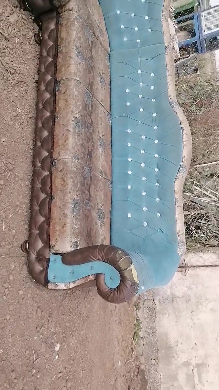 السلام عليكم يوجد لدينا أغراض منزليه مستخدمه للبيع المكان مفرق حويجه الحصان المفتيات التواصل على هذا الرقم *********** /
