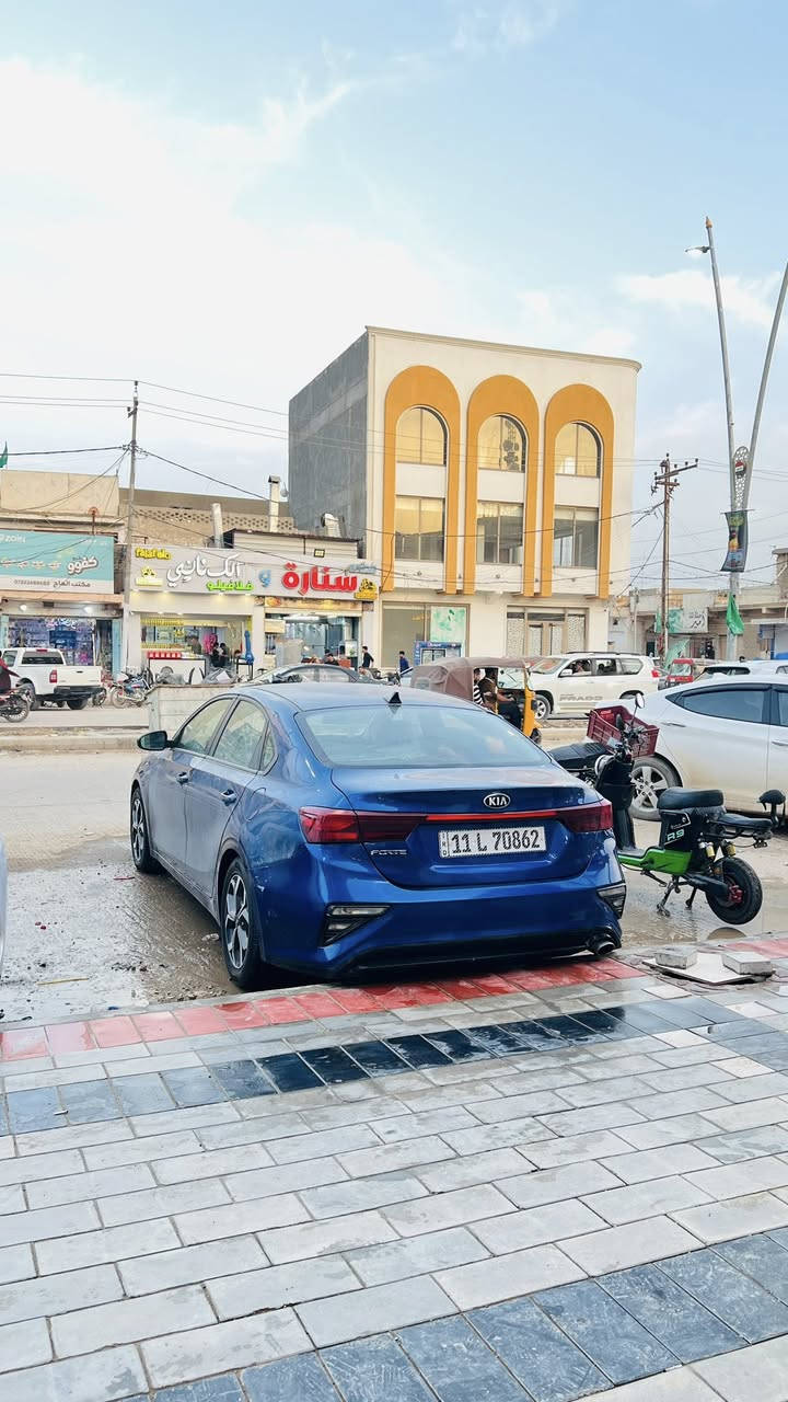 سلام عليكم
فورتي موديل ٢٠٢٠ بغداد حره باسمي مداور ثاني يوم 
ماشية ١٠٤ الف السياره صدرها جديد السياره حادثها جاملغ وبنيد وصاير بيها صبغ ٣ قطع +وحده توحيد لون وبيها شبر جوه الرقم الخلفي صبغ مكينتها مجفتها جديد تجفيت مضبوط كيرها AT  مكانها واسط قضاء العزيزية اخوان جماعت الفلان سعر ترهم لاتعلق الشراي خاص او ***********  سعرها ١٢٣ وبيها مجال🤍
