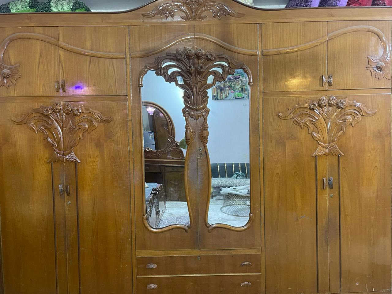 غرفه البيع السعر 1500 رقم ***********
