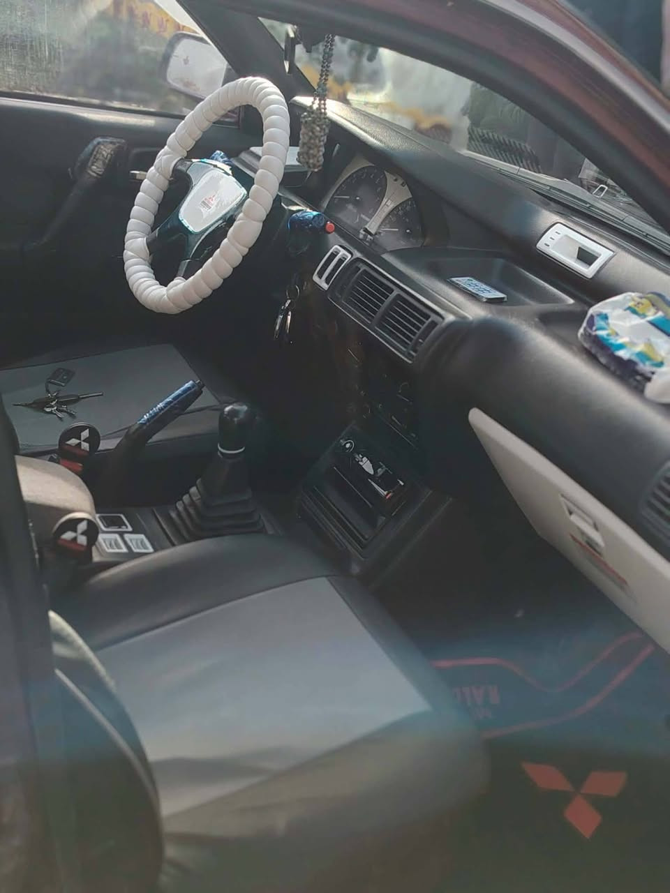 ميسوبوشي كلنت موديل 92 محرك سوناته  تبريد بلدي  نقصا بس غاز سياره لا ضربه لا طخه صبغ عام جماليه صدر جديد السعر 48وبيها مجال العنوان ديالى جلولاء+***********
