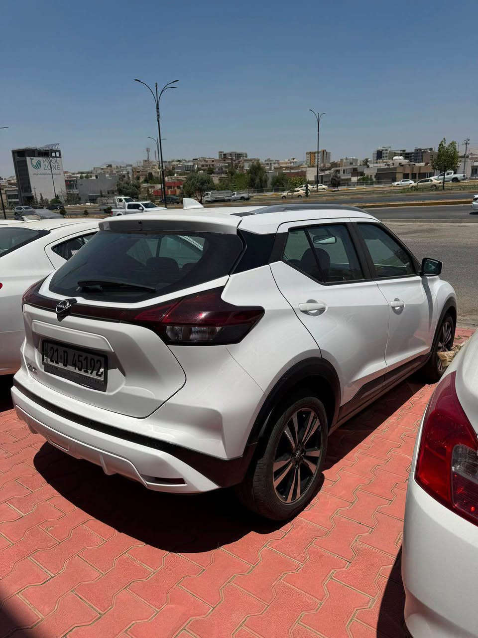نیسان کیکس سفر کیلۆکەتر 3ساڵ زەمان شەریکە سیرڤس ٣ساڵ بە خۆڕای کامل ئەشیای خۆێ ڕەقەم کراوی حازر.ژم*********** Singapore
