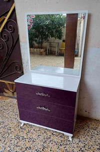 ميز تواليت كلش نضيف السعر 60 الف وهاي رقمي 07703713464