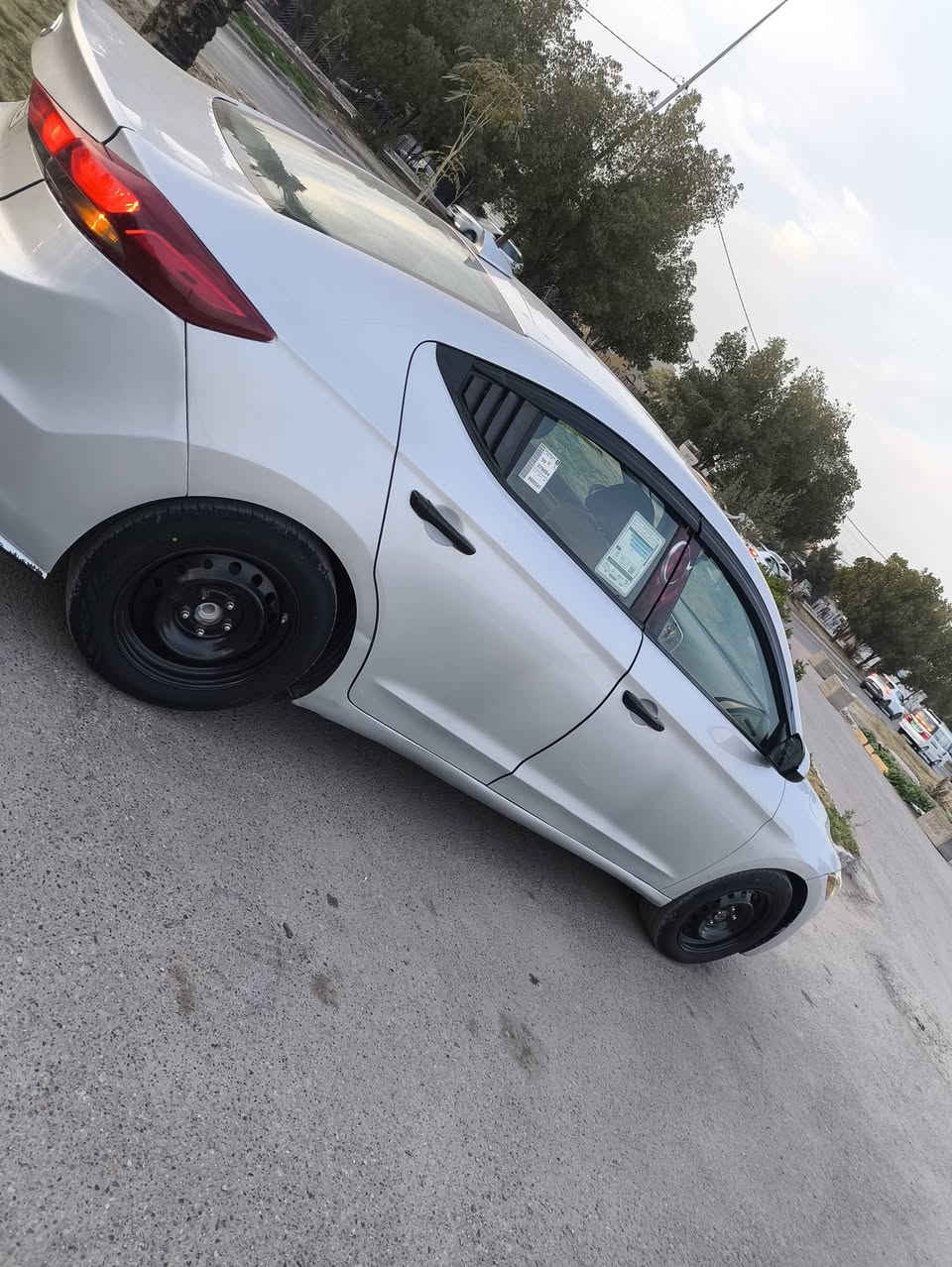 السلام عليكم 
النترا موديل 2017 وراد أمريكا 
سيارة جاهزة و كاملة من كل النواحي مواصفات حلوة 
كير AT المرغوب 
شاشة كبيرة كامرة دوارة 
تحكم استيرن جهتين
ثلاث انظمة قيادة ايكو سبورت عادي 
رقم بغداد شرط التحويل 
حادثها الجاملغ الخلفي فقط سيارة بدون دواخل و بيها مكانات رش صبغ جمالية اعتبرها احزام 
السعر (112)$ و بيها مجال قليل 
العنوان بغداد السيدية قرب تقاطع الدرويش 
تفاصيل اكثر الاتصال على الارقام التالية 
***********
***********
