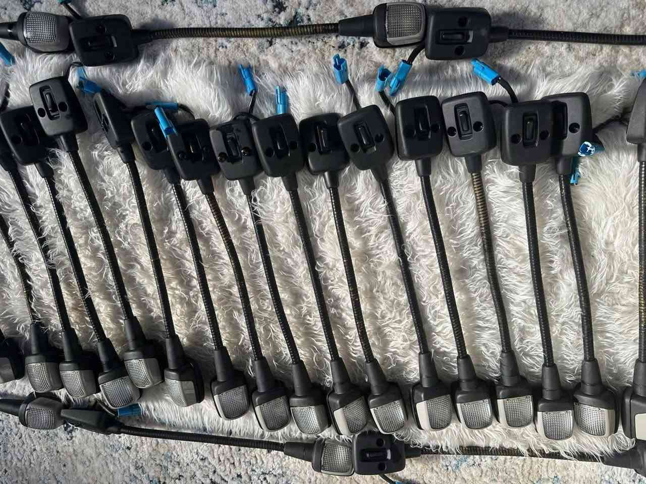 سلام عليكم تيبلام شموع  او فوانيس للبيع جمله مفرد اصلي يرهم للسيارات كبار وصغار سعر القطعه 20 الف توصيل موجود لكل لمحافضات مكاني كربلاء رقمي ***********
