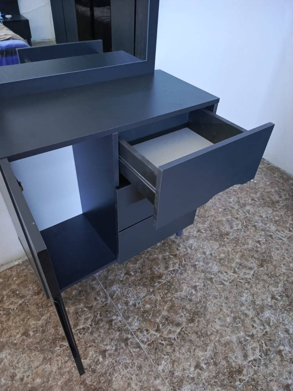 غرفه للبيع غير مستعملة جديد كلش
السعر ٥٠٠ ***********
