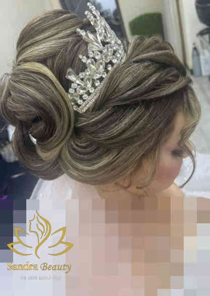 بعد روحي عرايسي الحلوات 
وحدة احلى من الثانية 🥰🥰🥰💃💃💃
اليوم طلعت احلى عروسة 😍♥️
مهنايه حبيبي  ان شاء الله
طلعت لعابه👰‍♀️🤩🤩🤩تسريحه ومكياج شغل كادر ساندرا بيوتي 😍

_________________
عنوان الجمال😍
#شعارنا_ضمان_النتائج✅

📍العنوان
الديوانيه / العروبه الاولى
 داخل فرع  مثلجات حسين 
صالون ساندرا بيوتي 
***********
***********
