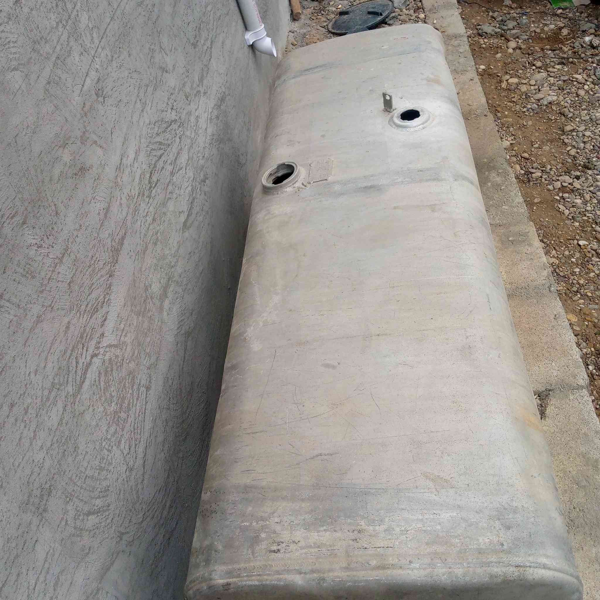 للبيع تانكي فافون الطول 180والارتفاع73والعرض62 المكان تكريت الاستفسار ***********
