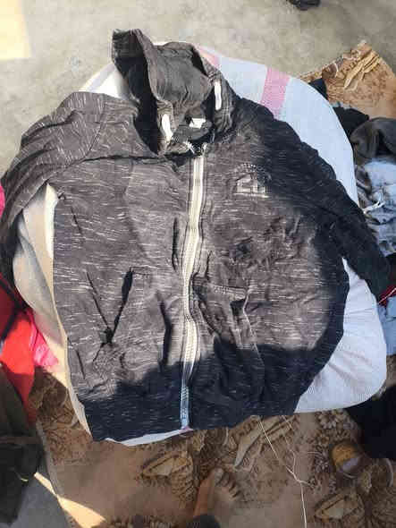 سلام عليكم 
تصفية ....تصفية ..... تصفية 
ملابس بآلة نظيفة 
١٠٠ سويتر اطفال ب ١٥ الف
٦١ بجامة شبابي ب ١٥ الف
١٣٠ قطعة ملابس اطفال متنوعة ب١٥ الف
قماصل اطفال ب ٥٠٠ دينار القطعة
كوتات بناتي ب ١٥٠٠ دينار القطعة
واتساب ***********
            ***********
يوجد توصيل مجاني داخل سوق الشيوخ فقط
@متابعين
@اشارة
