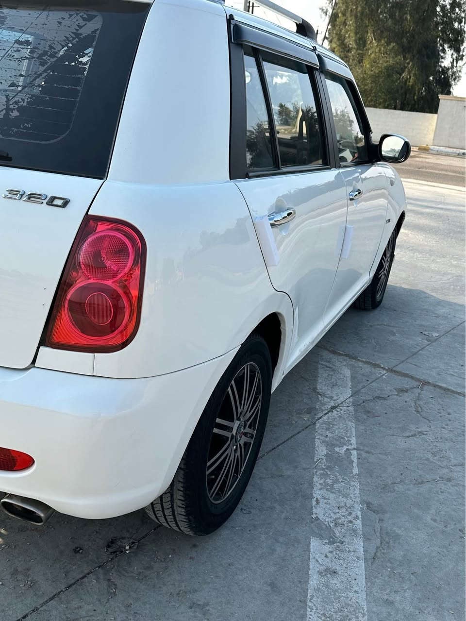 السلام عليكم

من رخصة صاحب الكروب 

للبيع ليفان 2014 بغداد باسمي تحويل ثاني يوم سنوية لل31 يلا تنتهي 

هزة وفحص كاملة مكملة لا ضربة ولا صبغ 

شاشة سستم صوت جام كهرباء 

كهربائياتها كاملة مكملة كل نقص مابيها 

مكانها بغداد الكاظمية الشراي يتصل *********** بغداد, العراق
