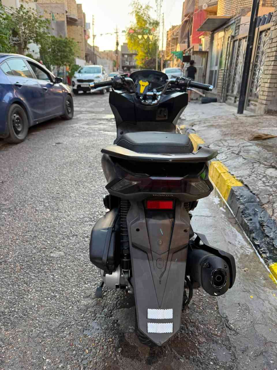 PCX الجيل الرابع لون اسود طافي صار يومين نازله من الرمبه مكفوله كفاله عااااامه عااامه عااامه من كلشي السعر 17$ ونص العنوان بغداد حي اور تواصل ***********
